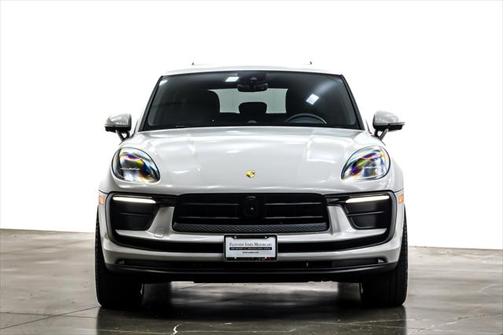 2023 Porsche Macan Base
