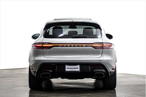 2023 Porsche Macan Base