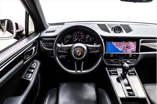2023 Porsche Macan Base