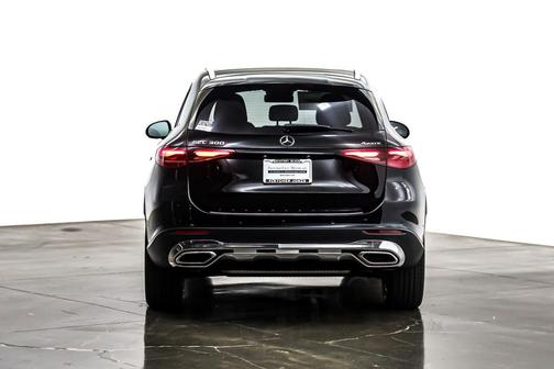 2026 Mercedes-Benz GLC 300 4MATIC