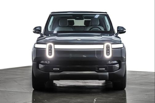 2023 Rivian R1S Adventure
