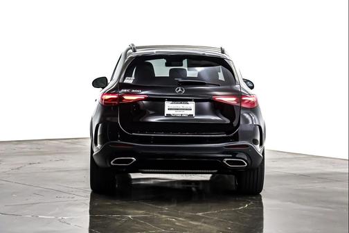 2026 Mercedes-Benz GLC 300 Base