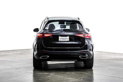 2026 Mercedes-Benz GLC 300 Base