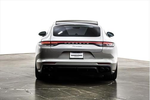 2023 Porsche Panamera Platinum Edition