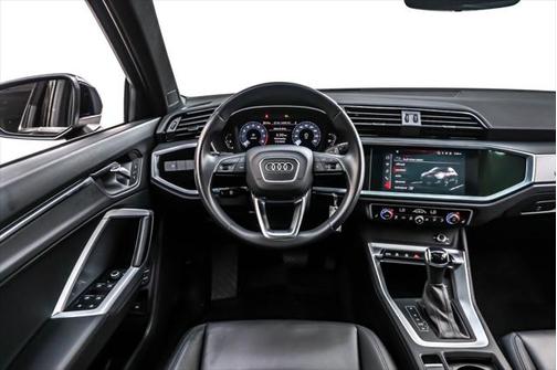 2022 Audi Q3 45 S line Premium