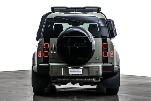 2023 Land Rover Defender 110 SE