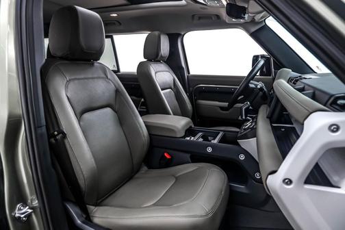2023 Land Rover Defender 110 SE