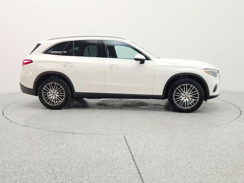 Polar White 2026 Mercedes-Benz GLC 300 Base