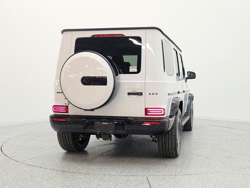MANUFAKTUR Moonlight White Metallic 2026 Mercedes-Benz AMG G 63 AMG G 63