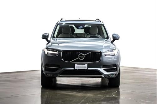 2019 Volvo XC90 T5 Momentum