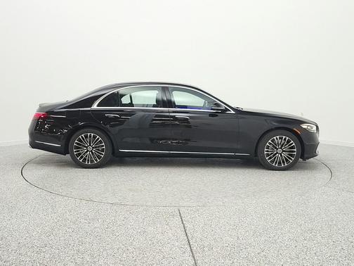 Obsidian Black Metallic 2026 Mercedes-Benz S-Class 4MATIC