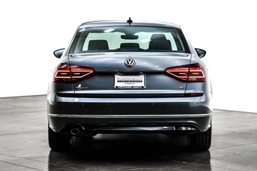 2019 Volkswagen Passat 2.0T R-Line