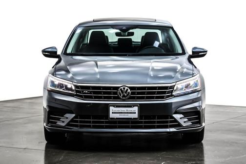 2019 Volkswagen Passat 2.0T R-Line
