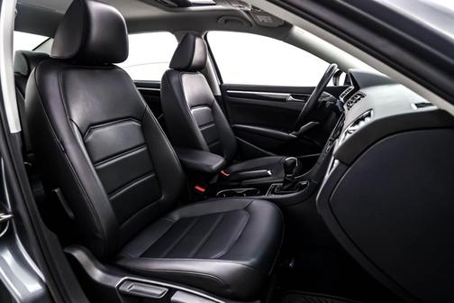 2019 Volkswagen Passat 2.0T R-Line