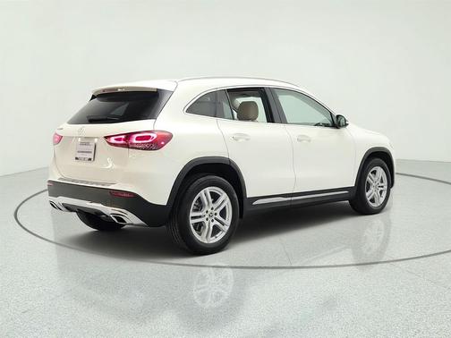 Polar White 2021 Mercedes-Benz GLA 250 Base 4MATIC