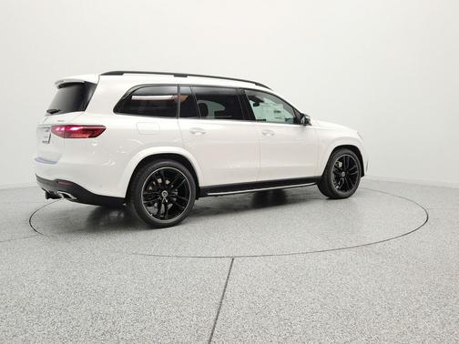 Polar White 2026 Mercedes-Benz GLS 450 4MATIC