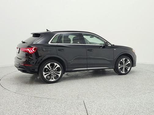 Mythos Black Metallic 2021 Audi Q3 45 S line Premium