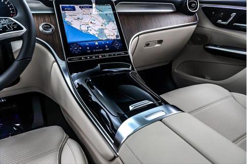 2025 Mercedes-Benz GLC 350e Base