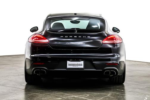 2015 Porsche Panamera Turbo