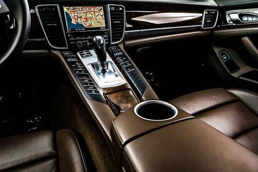 2015 Porsche Panamera Turbo