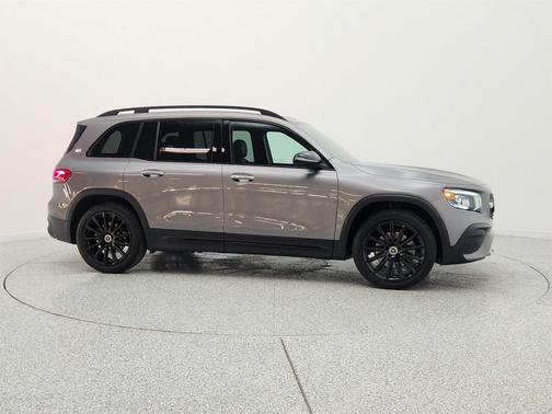 Mountain Grey Metallic 2022 Mercedes-Benz GLB 250 Base