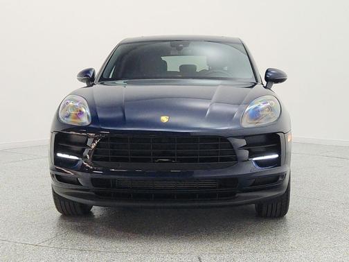 Volcano Grey Metallic 2020 Porsche Macan Macan