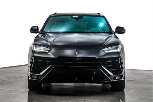 2023 Lamborghini Urus S