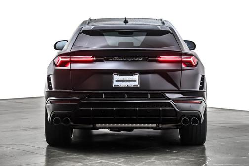 2023 Lamborghini Urus S