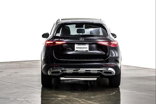 2026 Mercedes-Benz GLC 300 Base