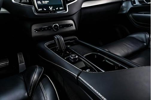 2022 Volvo XC90 Recharge Plug-In Hybrid T8 R-Design 7 Passenger