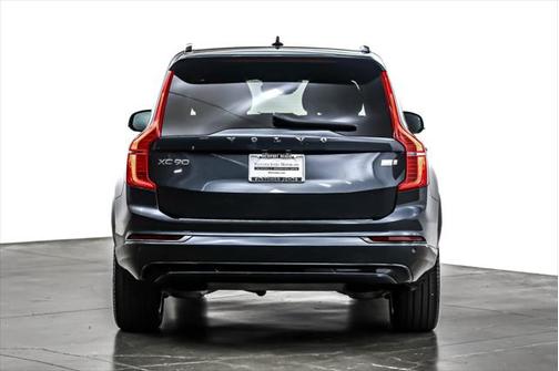 2022 Volvo XC90 Recharge Plug-In Hybrid T8 R-Design 7 Passenger