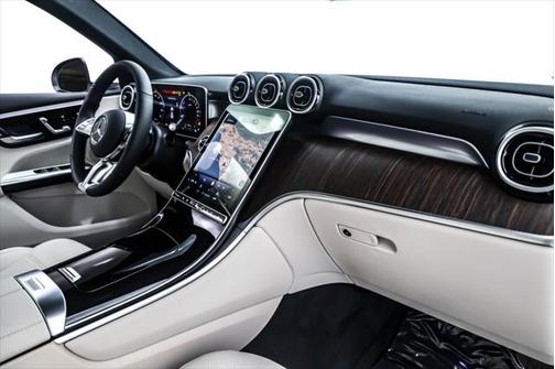 2025 Mercedes-Benz GLC 350e Base