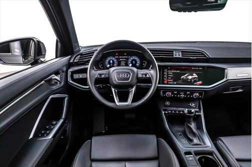 2025 Audi Q3 Premium 45 TFSI S line quattro Tiptronic