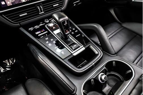 2022 Porsche Cayenne Platinum Edition