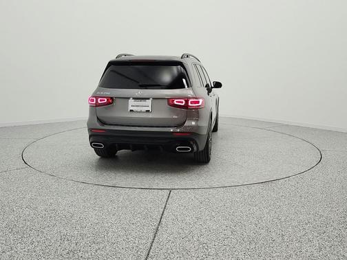 Mountain Grey Metallic 2022 Mercedes-Benz GLB 250 Base
