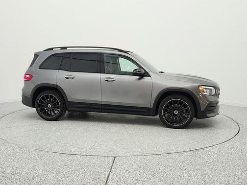 Mountain Grey Metallic 2022 Mercedes-Benz GLB 250 Base