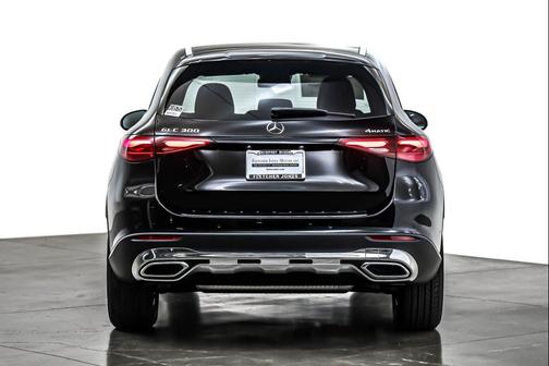 2026 Mercedes-Benz GLC 300 4MATIC