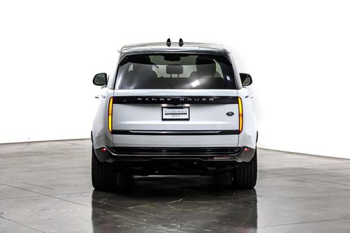 2023 Land Rover Range Rover P530 SE