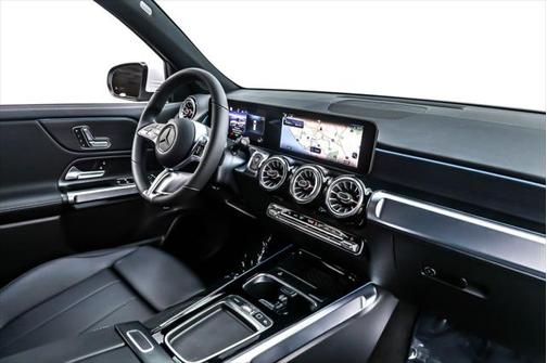 2025 Mercedes-Benz EQB 300 4MATIC