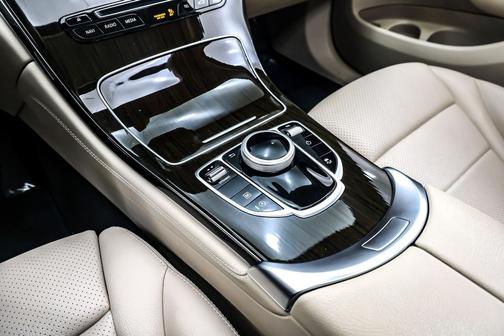 2019 Mercedes-Benz GLC 300 Base