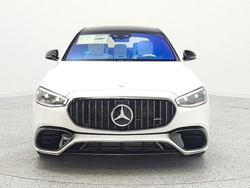 MANUFAKTUR Moonlight White Magno 2026 Mercedes-Benz AMG S 63 E 4MATIC