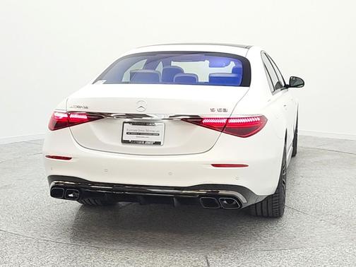 MANUFAKTUR Moonlight White Magno 2026 Mercedes-Benz AMG S 63 E 4MATIC