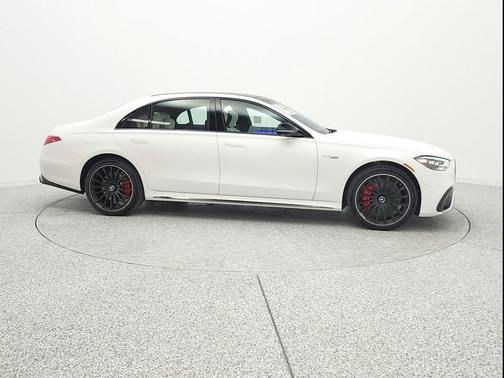 MANUFAKTUR Moonlight White Magno 2026 Mercedes-Benz AMG S 63 E 4MATIC