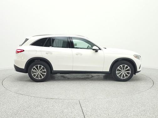Polar White 2026 Mercedes-Benz GLC 300 Base