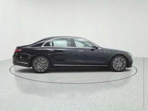 Black 2027 Mercedes-Benz S-Class S 580e 4MATIC