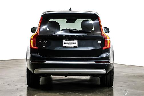 2022 Volvo XC90 Recharge Plug-In Hybrid T8 Inscription 7 Passenger