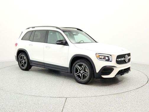 Polar White 2023 Mercedes-Benz GLB 250 4MATIC