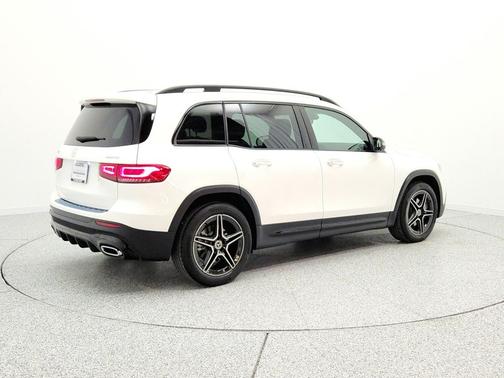 Polar White 2023 Mercedes-Benz GLB 250 4MATIC