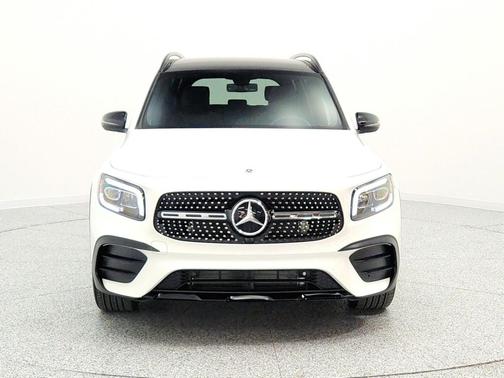 Polar White 2023 Mercedes-Benz GLB 250 4MATIC