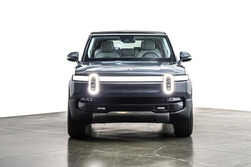 2023 Rivian R1S Adventure